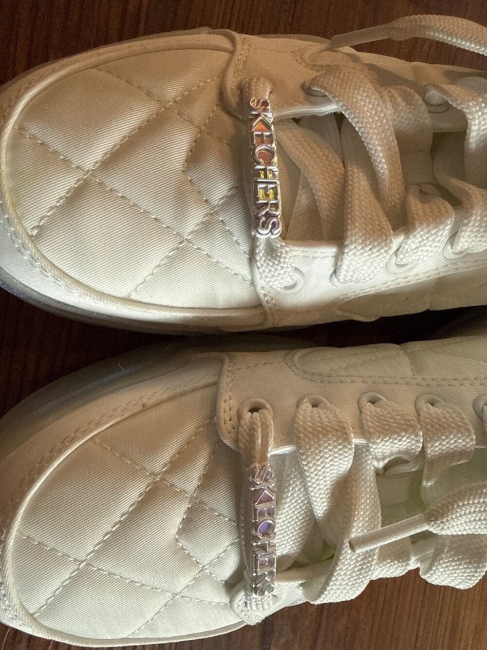 Skechers Women's Vegan Air-Cooled Memory Foam Quilted White Sneakers Size 8 New - Picture 11 of 11